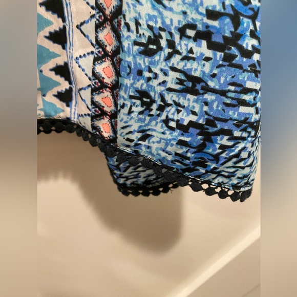 Japna tank top multi colored patterned slight split back hem size medium - Picture 7 of 7